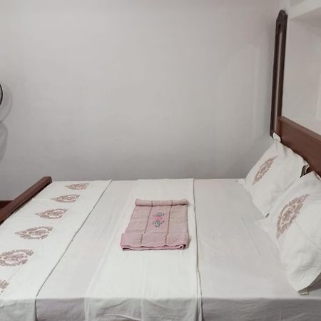 Relax Home Rambukkana Ngoại thất bức ảnh