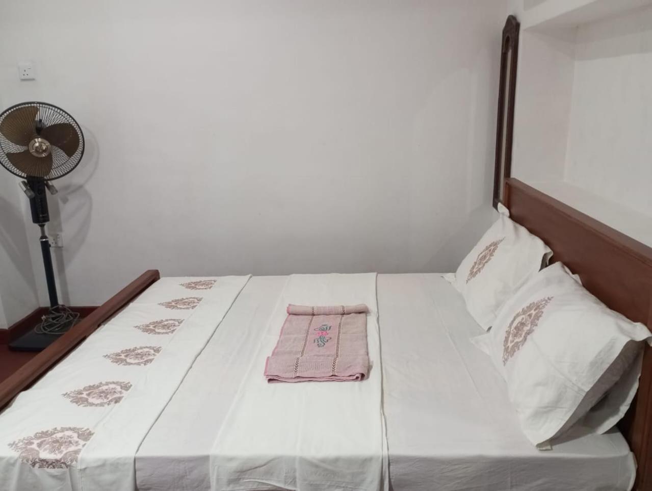 Relax Home Rambukkana Ngoại thất bức ảnh