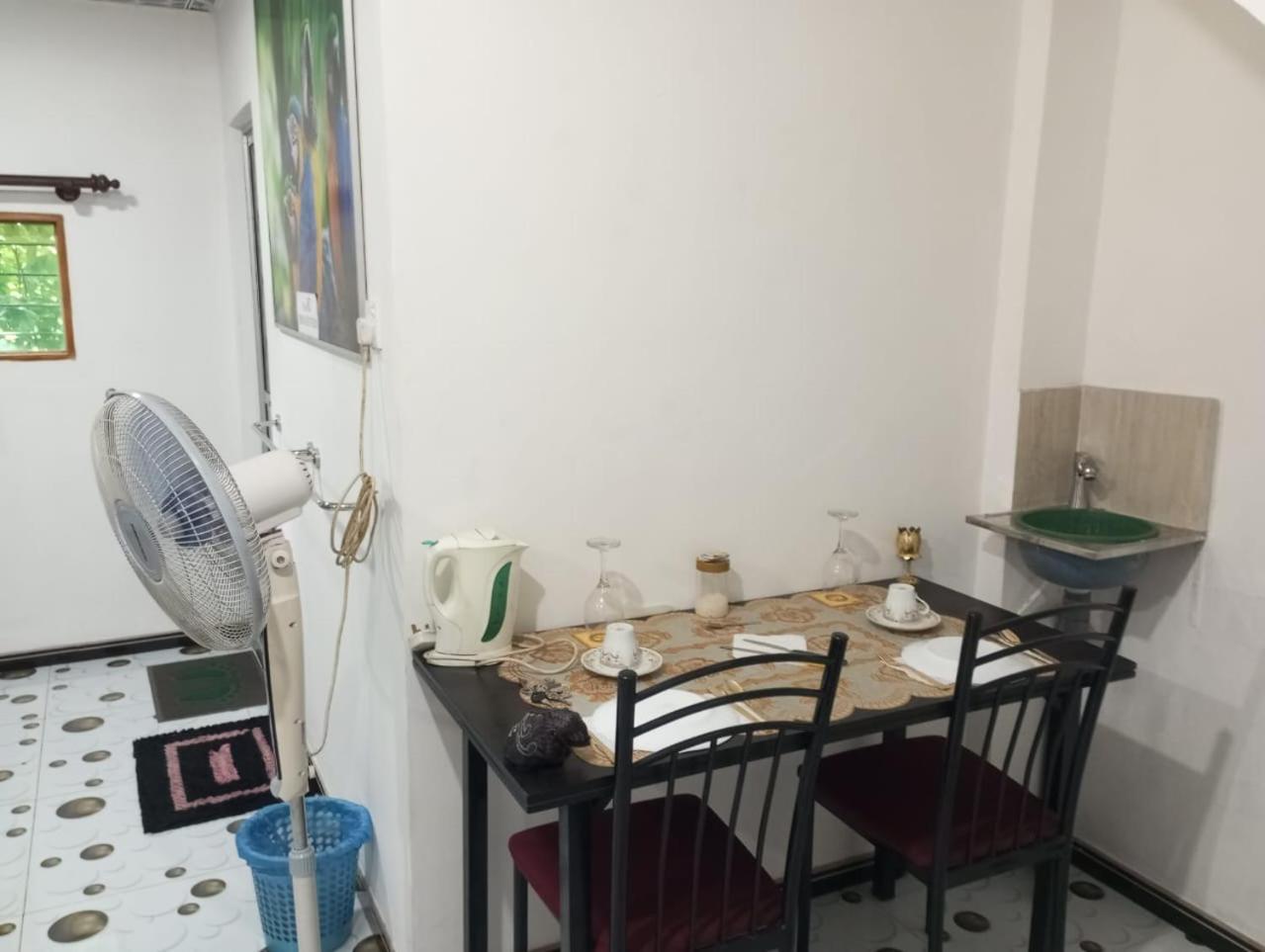 Relax Home Rambukkana Ngoại thất bức ảnh