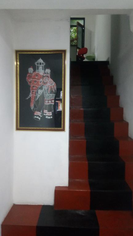 Relax Home Rambukkana Ngoại thất bức ảnh